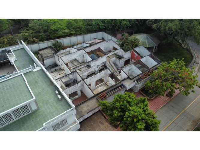 Casa en venta en Sector La Luisa Bella Suiza, Cali, 1100 m² · foto 2 de 7