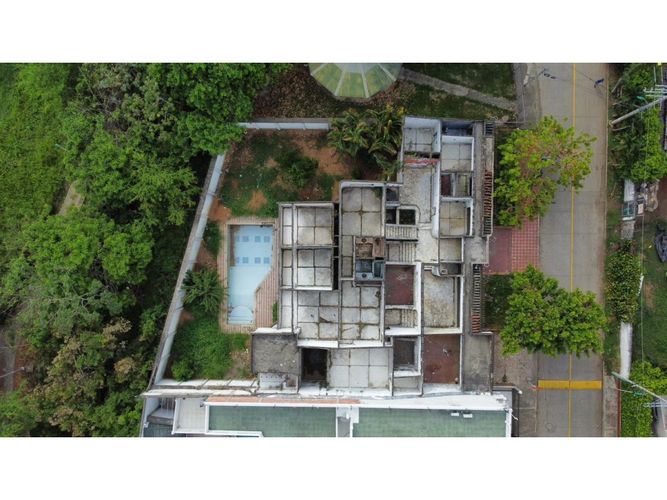 Casa en venta en Sector La Luisa Bella Suiza, Cali, 1100 m² · foto 5 de 7