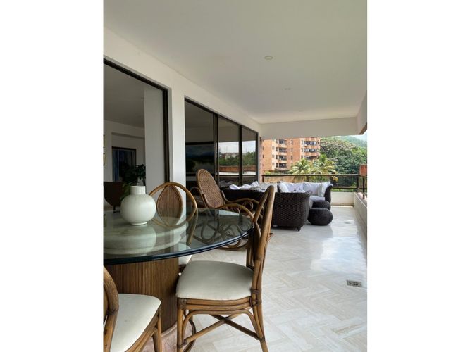Apartamento de 3 alcobas en venta en Santa Monica, Cali, 240 m² · foto 2 de 14