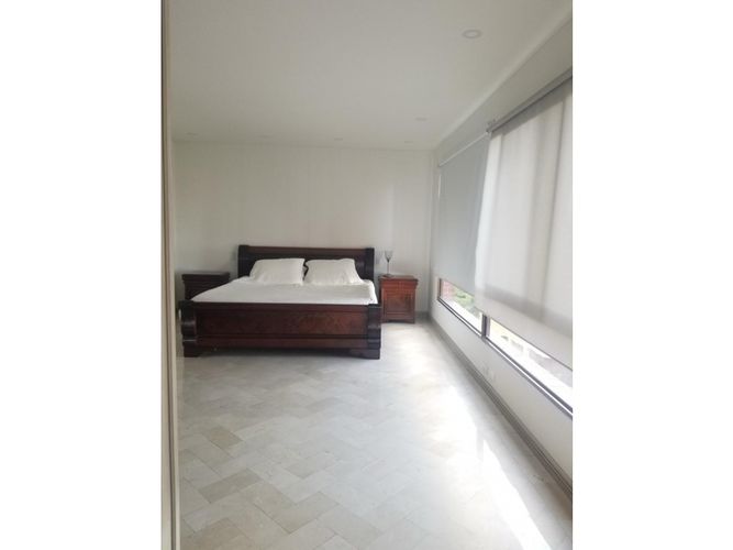Apartamento de 3 alcobas en venta en Santa Monica, Cali, 240 m² · foto 10 de 14