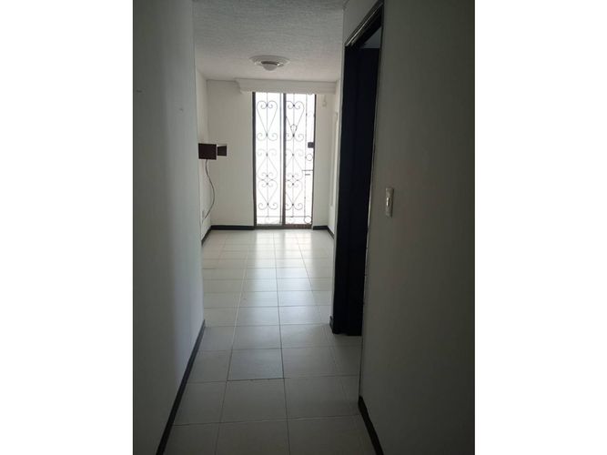 Apartamento de 3 alcobas en venta en Prados Del Norte, Cali, 74 m² · foto 2 de 15