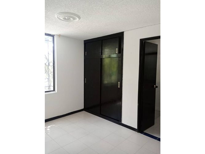 Apartamento de 3 alcobas en venta en Prados Del Norte, Cali, 74 m² · foto 5 de 15