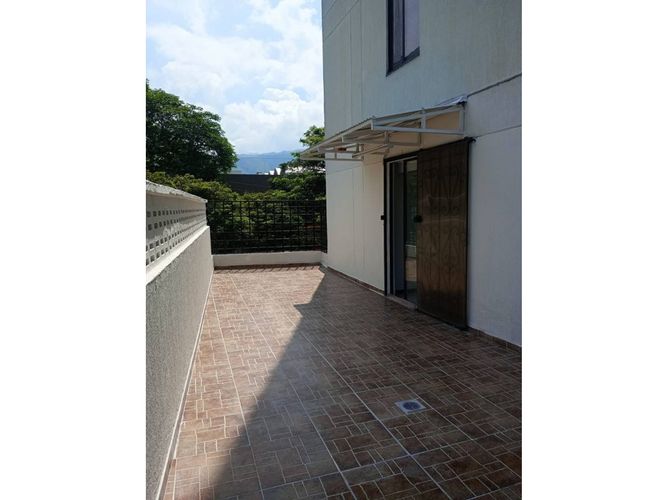 Apartamento de 3 alcobas en venta en Prados Del Norte, Cali, 74 m² · foto 8 de 15