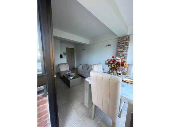 Apartamento de 2 alcobas en venta en El Limonar, Cali, 70 m² · foto 3 de 10