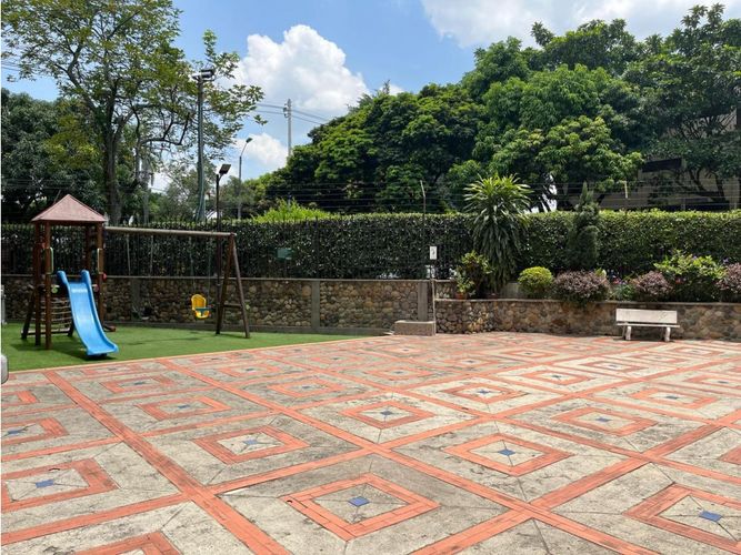 Apartamento de 2 alcobas en venta en El Limonar, Cali, 70 m² · foto 9 de 10