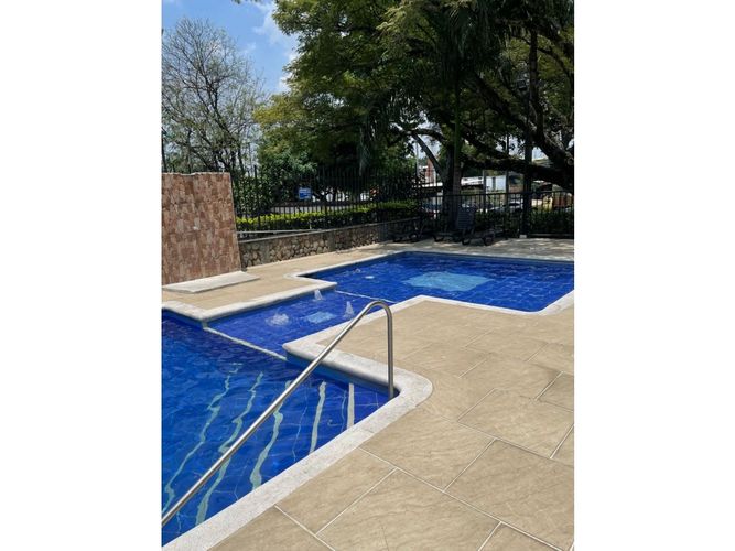 Apartamento de 2 alcobas en venta en El Limonar, Cali, 70 m² · foto 10 de 10