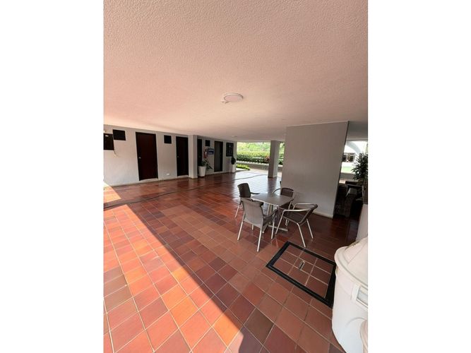 Apartamento de 2 alcobas en venta en Cuarto De Legua - Guadalupe, Cali, 94 m² · foto 19 de 22