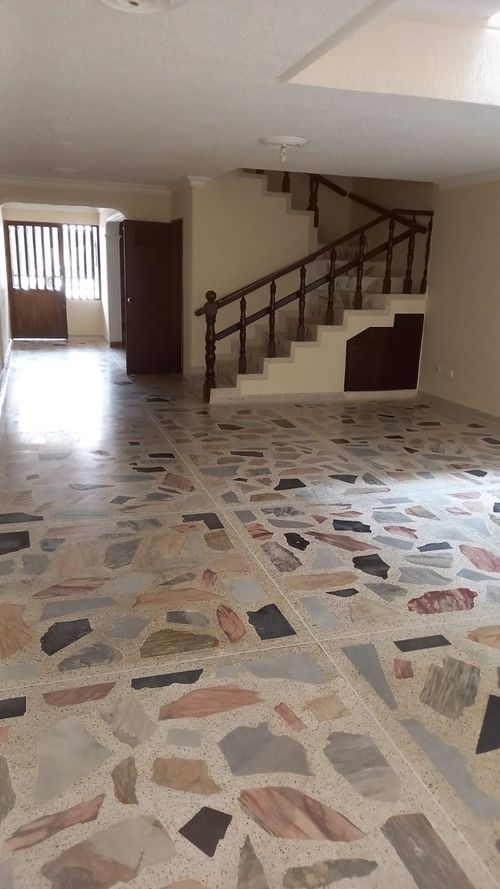 Casa de 6 alcobas en venta en Provenza, Bucaramanga, 248 m² · foto 2 de 20