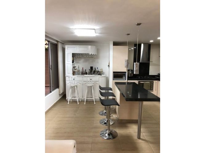 Casa de 4 alcobas en venta en El Castillo, Jamundí, 225 m² · foto 2 de 10
