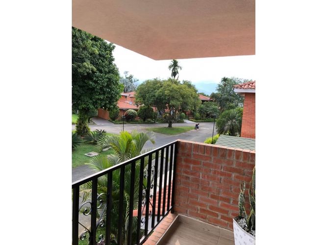 Casa de 4 alcobas en venta en El Castillo, Jamundí, 225 m² · foto 8 de 10