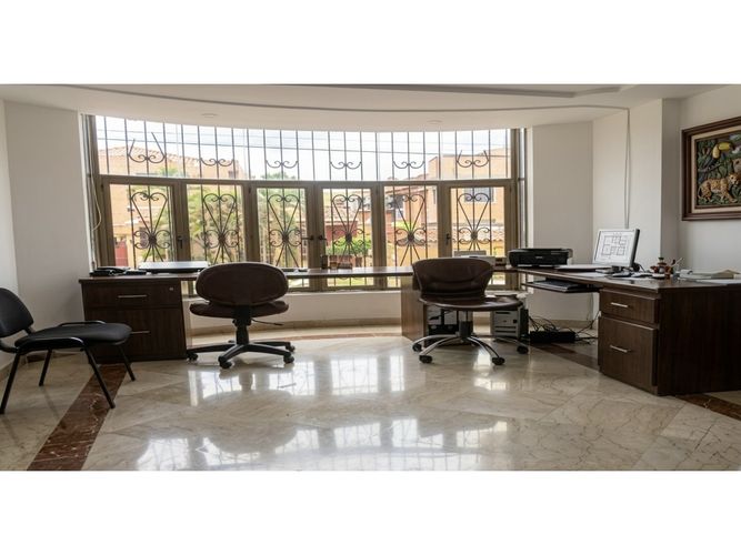 Casa de 5 alcobas en venta en El Ingenio, Cali, 500 m² · foto 13 de 17