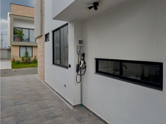 Casa de 5 alcobas en venta en Las Mercedes, Jamundí, 280 m² · foto 11 de 24