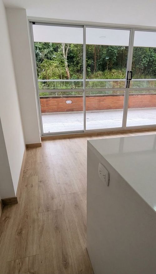 Apartamento de 2 alcobas en venta en Loma De La Doctora, Sabaneta, 88 m² · foto 2 de 24