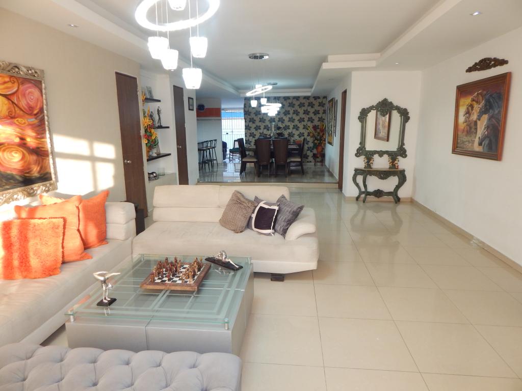 Casa en venta en Ciudad Jardin, Barranquilla · foto 2 de 24