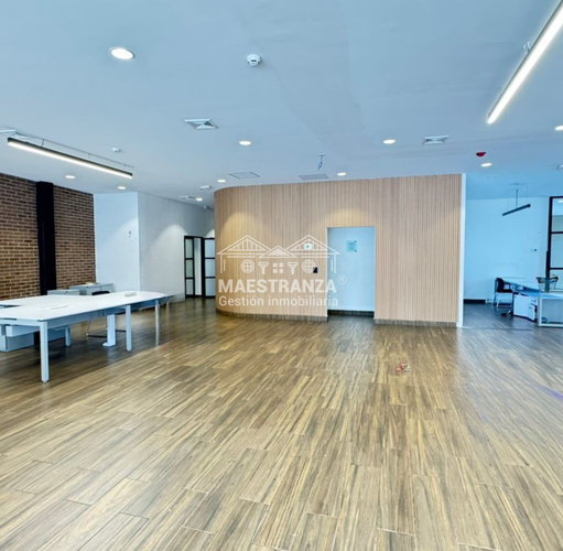 Oficina en arriendo en Santa Maria De Los Angeles, Medellín, 450 m² · foto 3 de 19