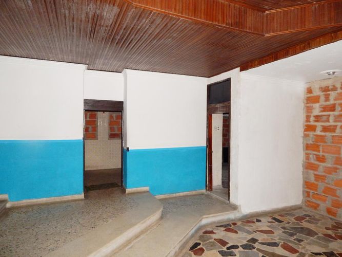 Casa de 5 alcobas en venta en Nuevo Horizonte, Barranquilla, 420 m² · foto 2 de 10