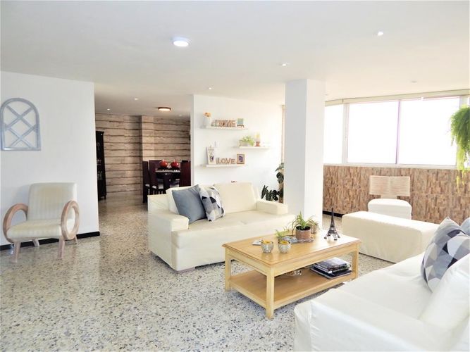 Apartamento de 3 alcobas en venta en Altos Del Prado, Barranquilla, 185 m² · foto 2 de 24