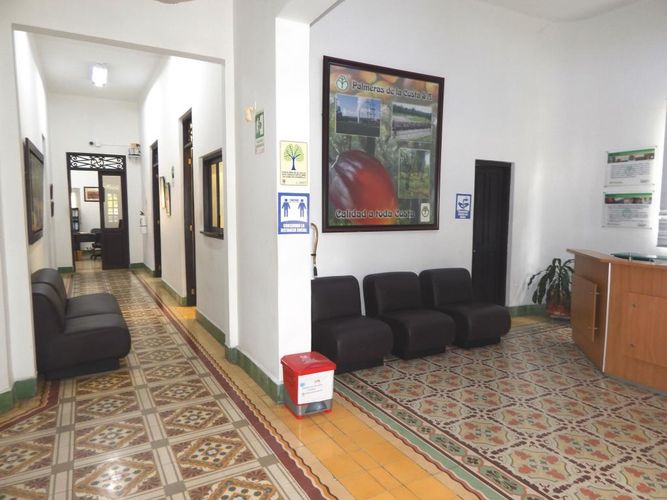 Casa de 10 alcobas en venta en El Prado, Barranquilla, 489 m² · foto 2 de 18