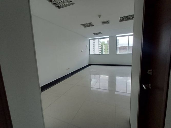 Oficina en arriendo en Mejoras Publicas, Bucaramanga, 72 m² · foto 8 de 10