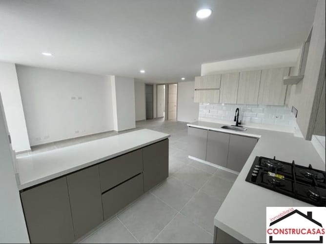 Apartamento de 3 alcobas en venta en La Castellana, Medellín, 116 m² · foto 4 de 17