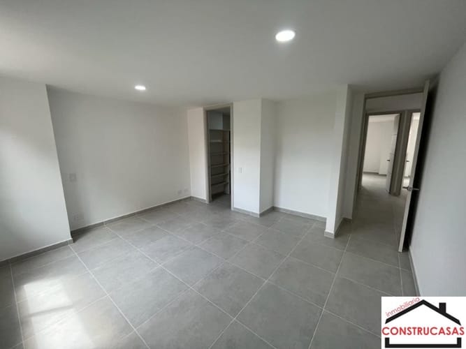 Apartamento de 3 alcobas en venta en La Castellana, Medellín, 116 m² · foto 6 de 17