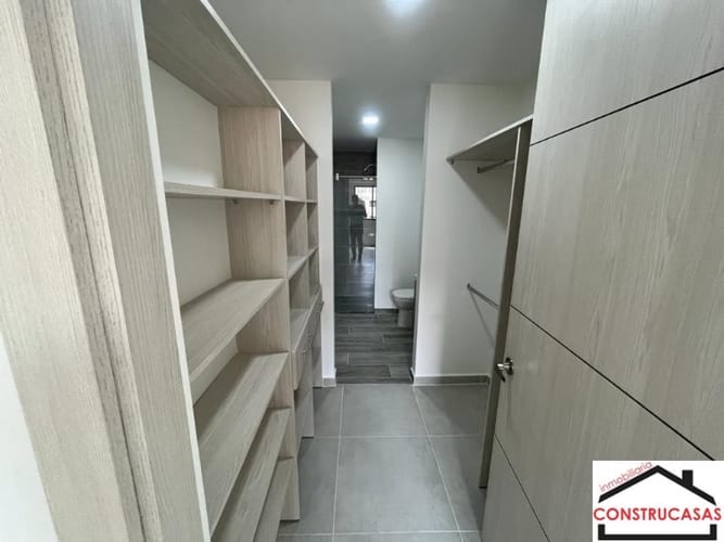 Apartamento de 3 alcobas en venta en La Castellana, Medellín, 116 m² · foto 7 de 17