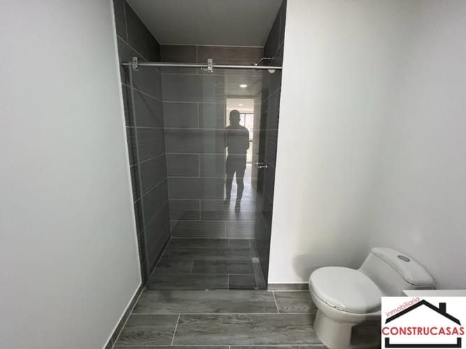 Apartamento de 3 alcobas en venta en La Castellana, Medellín, 116 m² · foto 8 de 17