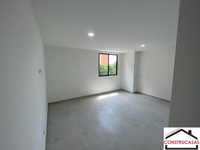 Apartamento de 3 alcobas en venta en La Castellana, Medellín, 116 m² · foto 9 de 17