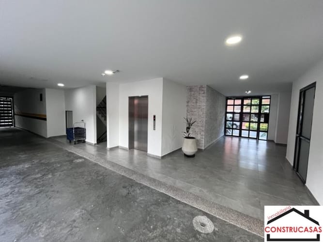 Apartamento de 3 alcobas en venta en La Castellana, Medellín, 116 m² · foto 15 de 17