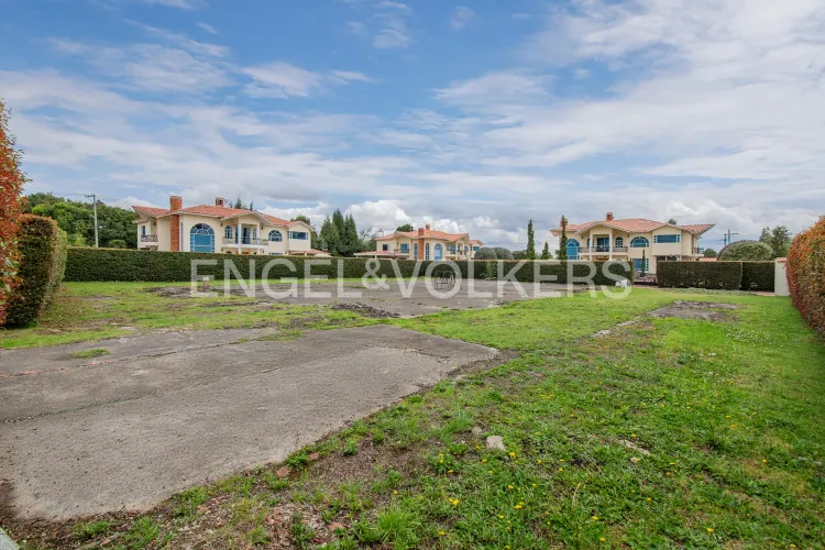 Lote en venta en Chuntame, Cajicá · foto 2 de 10