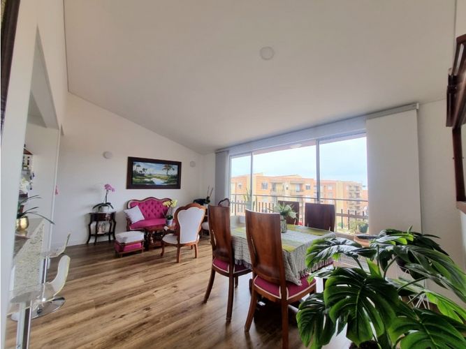 Apartamento de 3 alcobas en venta en Conjunto Residencial El Solar, Madrid, 90 m² · foto 9 de 24