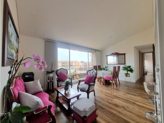 Apartamento de 3 alcobas en venta en Conjunto Residencial El Solar, Madrid, 90 m² · foto 13 de 24