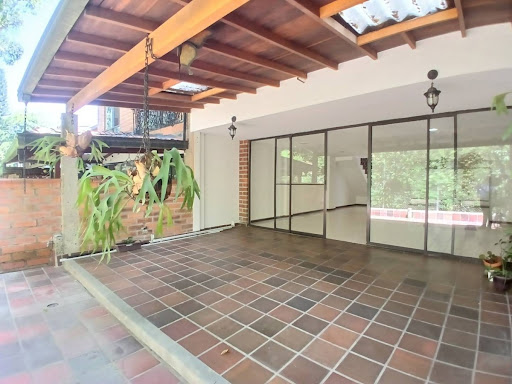 4BR House in Loma de las brujas (187 m²) - 4