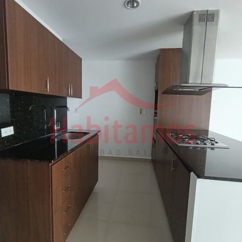 Apartamento de 2 alcobas en arriendo en Loma Del Indio, Medellín, 64 m² · foto 3 de 19