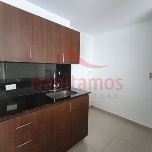 Apartamento de 2 alcobas en arriendo en Loma Del Indio, Medellín, 64 m² · foto 5 de 19