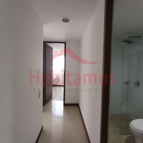 Apartamento de 2 alcobas en arriendo en Loma Del Indio, Medellín, 64 m² · foto 9 de 19