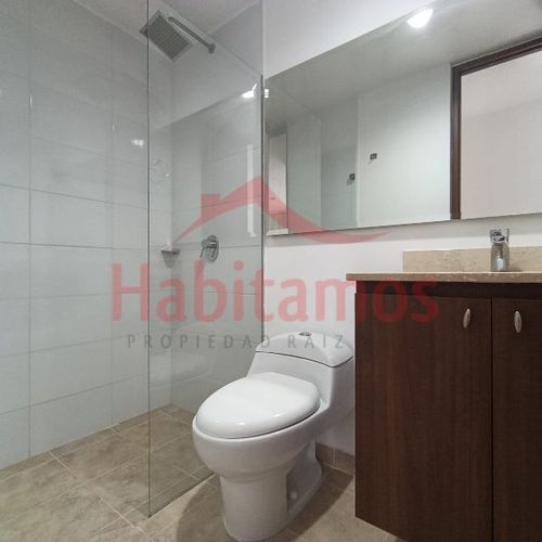 Apartamento de 2 alcobas en arriendo en Loma Del Indio, Medellín, 64 m² · foto 10 de 19