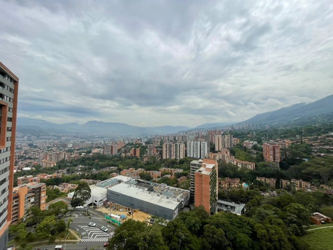 Apartamento de 3 alcobas en arriendo en Loma Del Escobero, Envigado, 88 m² · foto 6 de 14