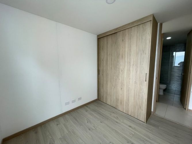 Apartamento de 3 alcobas en arriendo en Loma Del Escobero, Envigado, 88 m² · foto 8 de 14