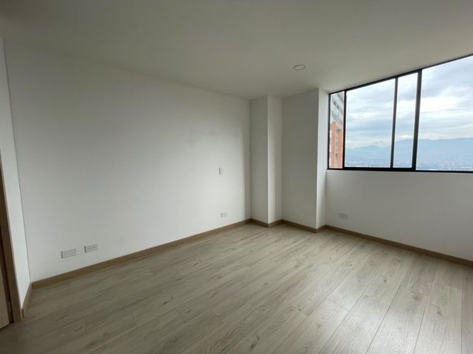 Apartamento de 3 alcobas en arriendo en Loma Del Escobero, Envigado, 88 m² · foto 10 de 14