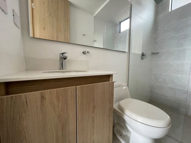 Apartamento de 3 alcobas en arriendo en Loma Del Escobero, Envigado, 88 m² · foto 13 de 14