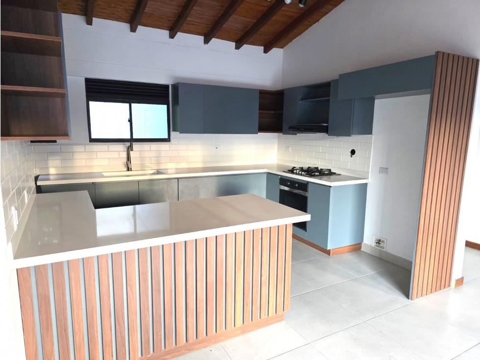 Apartamento en arriendo en La Abadia, Envigado · foto 5 de 13