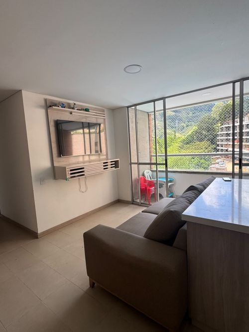 Apartamento de 3 alcobas en venta en Loma De La Doctora, Sabaneta, 68 m² · foto 3 de 14
