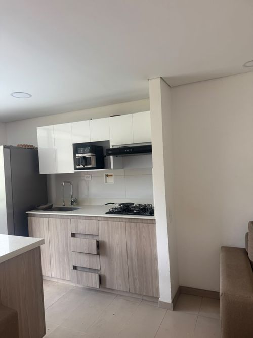 Apartamento de 3 alcobas en venta en Loma De La Doctora, Sabaneta, 68 m² · foto 4 de 14
