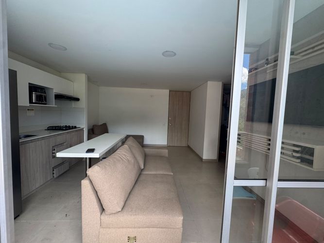 Apartamento de 3 alcobas en venta en Loma De La Doctora, Sabaneta, 68 m² · foto 5 de 14