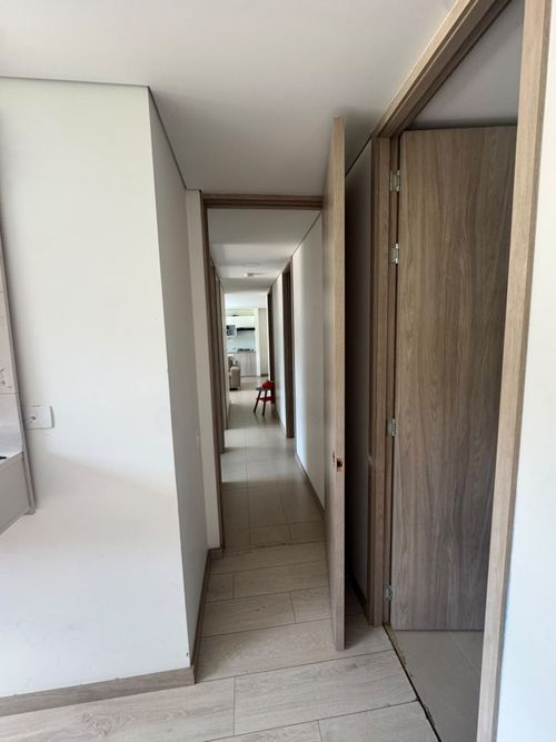 Apartamento de 3 alcobas en venta en Loma De La Doctora, Sabaneta, 68 m² · foto 11 de 14