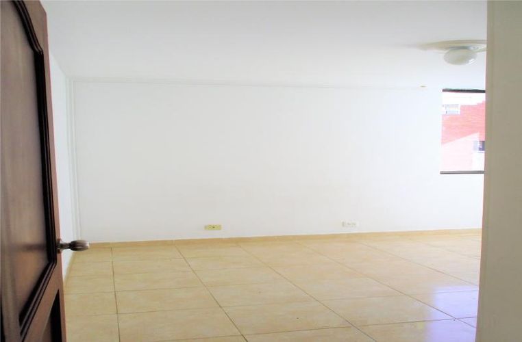 Apartamento de 2 alcobas en venta en Lago Alto, Barranquilla, 80 m² · foto 6 de 8
