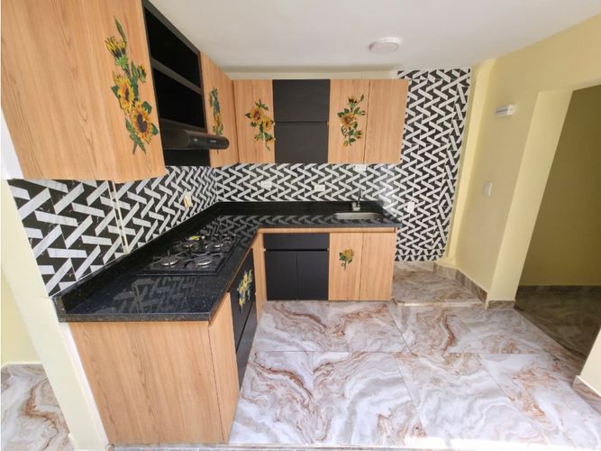 Casa de 4 alcobas en venta en Campo Valdes No.2, Medellín, 145 m² · foto 3 de 24