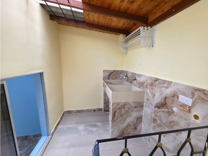 Casa de 4 alcobas en venta en Campo Valdes No.2, Medellín, 145 m² · foto 23 de 24