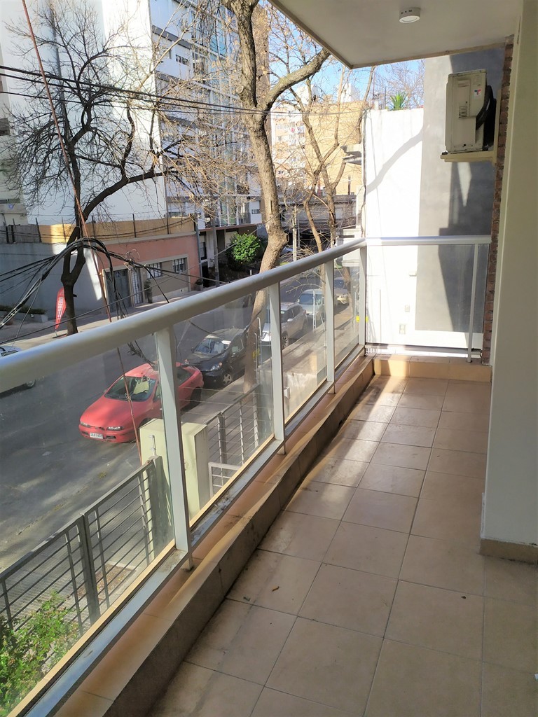 Cómodo Apartamento Para Estudio O Vivienda. Próximo A Rambla, Comercios Y Entretenimiento